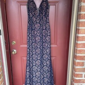 Form fitting, body con prom dress - size 6